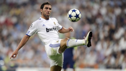 开云体育在线-欧文一剑封喉，当悬念在德甲争冠夜提前死去