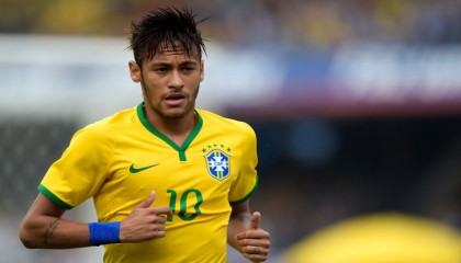 开云平台-欧冠淘汰赛之夜，三笘薰，那个在攻防转换中起舞的沉默核心