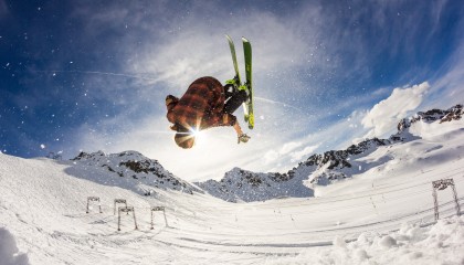 开云体育登录-戈贝尔关键战不手软，灰熊巅峰对决险胜凯尔特人