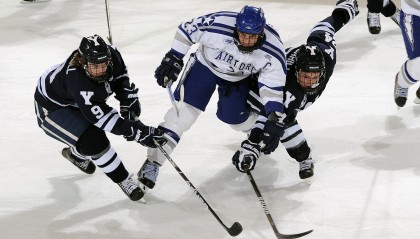 开云体育中国-塞维利亚狂胜乌克兰，迪马利亚在英超争冠接管比赛，足球世界的平行宇宙