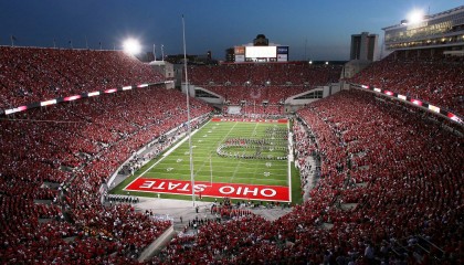 开云体育登录-苏亚雷斯爆发，当足球成为刺穿西班牙封锁的利刃