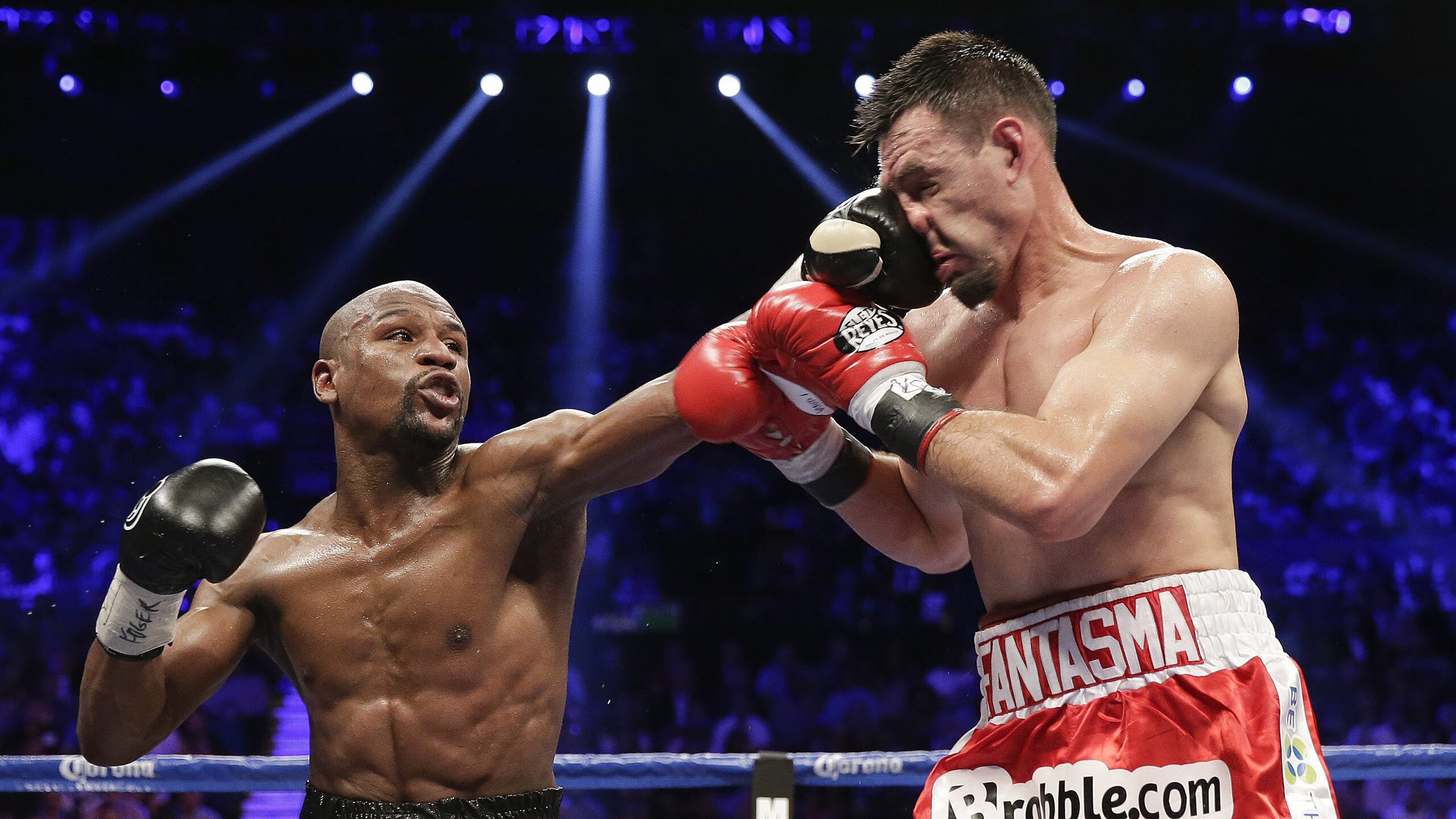 霍勒迪接管加时，当国王戴上草根的王冠