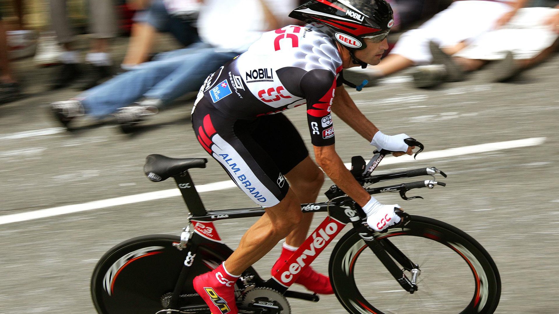 马刺式坚韧与欧文式魔法,竞技体育的两种胜利法则