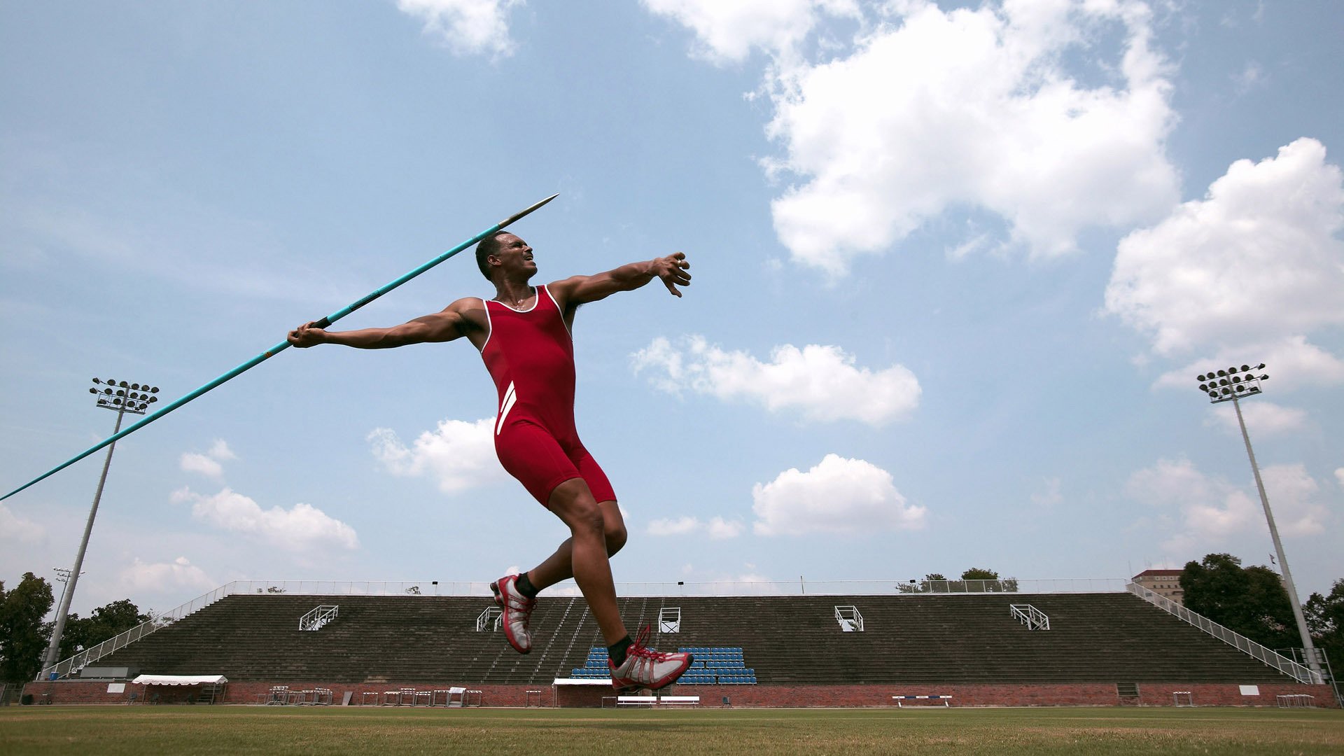 F1街道赛焦点战，爱尔兰收割那不勒斯，一场超越赛道的文化征服