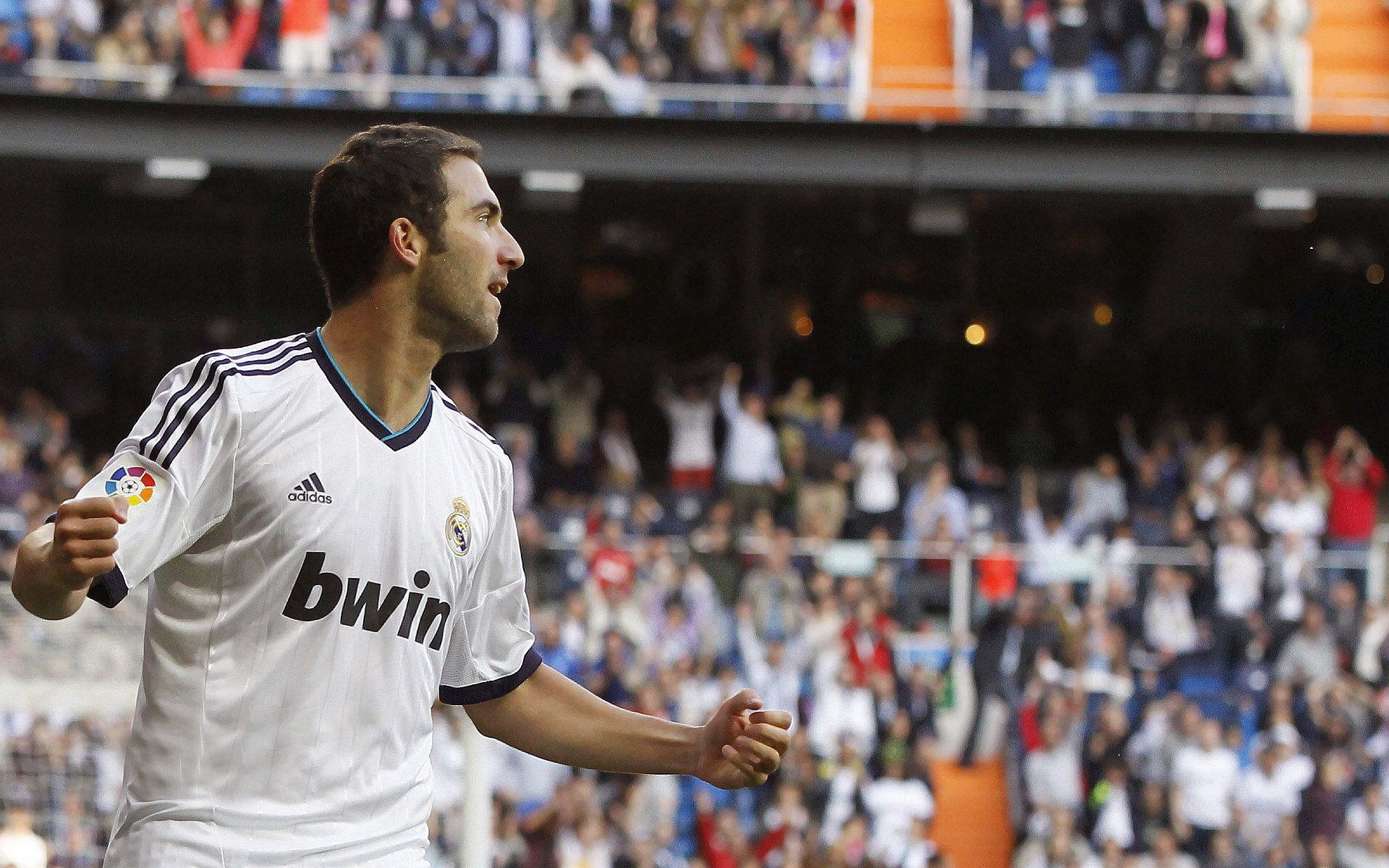 世界排名争夺战焦点战,里昂打穿曼城,战术奇迹还是体系崩溃?